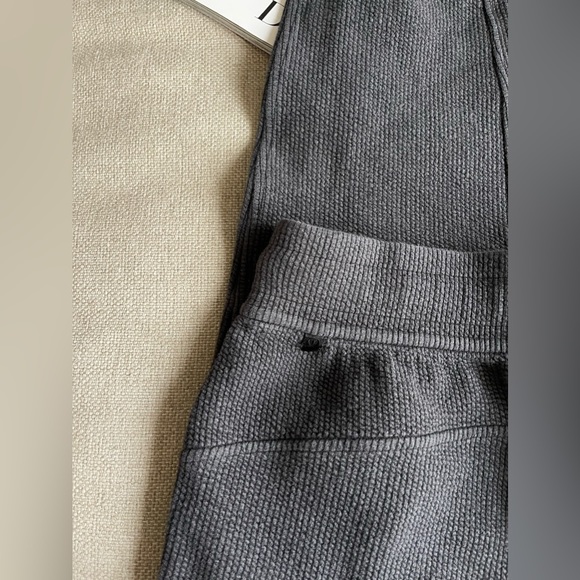 Lululemon Ribbed High-Rise 25” Joggers 7/8 Length In Heathered Black Size 4 - Picture 13 of 15